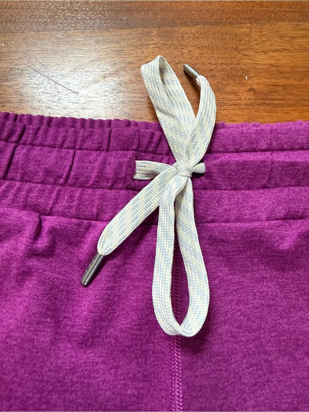Vuori Performance Jogger in Magenta Heather Size Small - Picture 6 of 8
